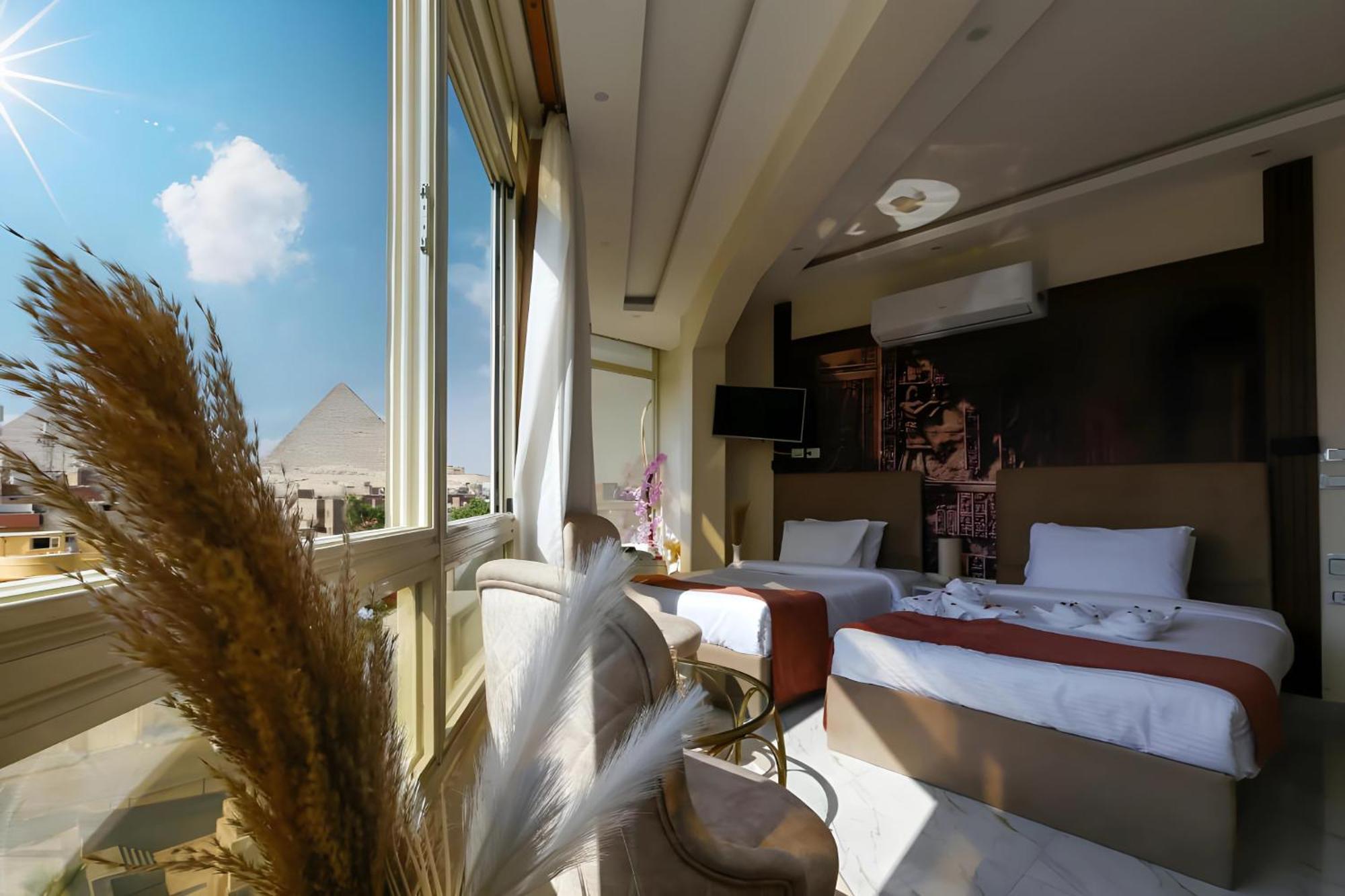 Hotel Desert Crown Of The Middle East Pyramids View