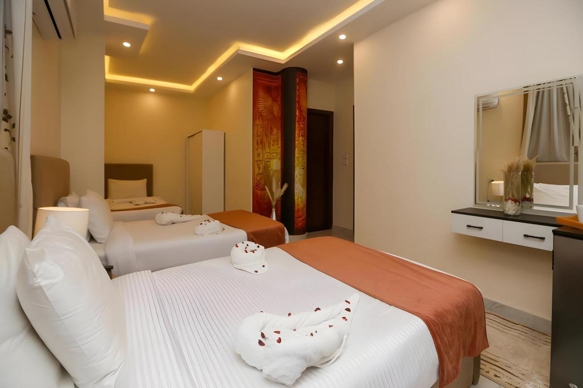Desert Crown Of The Middle East Pyramids View 3* Cairo